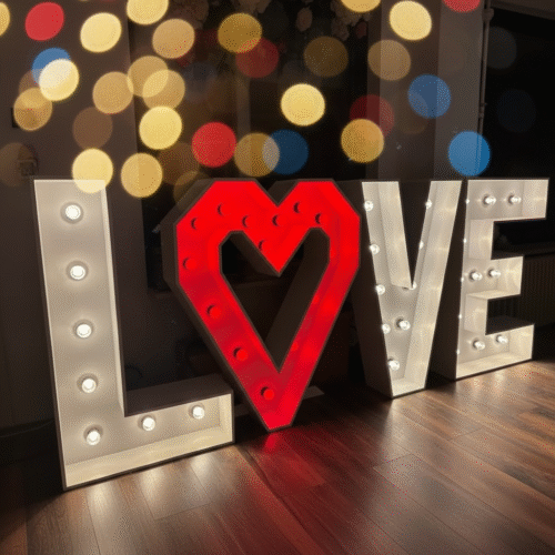 Alternative view of Huur led Letter